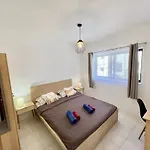 Be Happy Three-bedroom Апартаменты Сент-Полс-Бей
