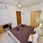 Be Happy Three-bedroom *