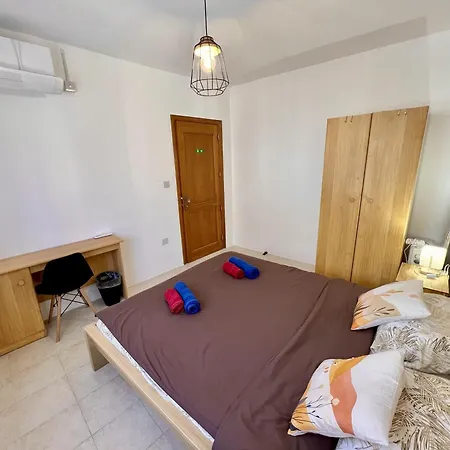 Be Happy Three-bedroom *